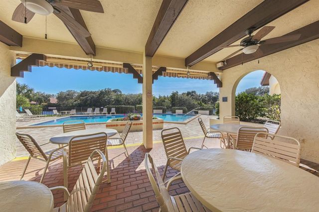 264 LAUREL HOLLOW DRIVE 31, Nokomis, FL 34275