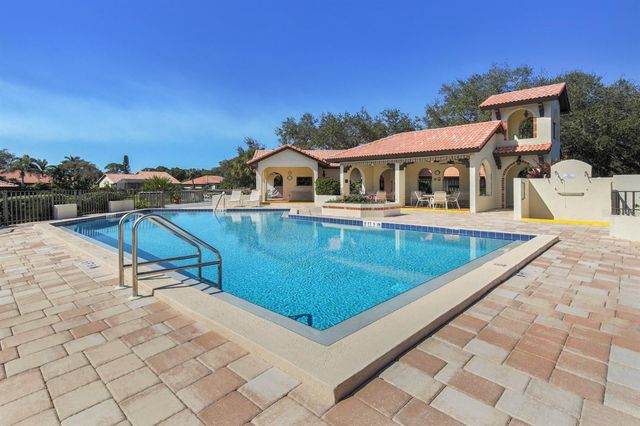 264 LAUREL HOLLOW DRIVE 31, Nokomis, FL 34275