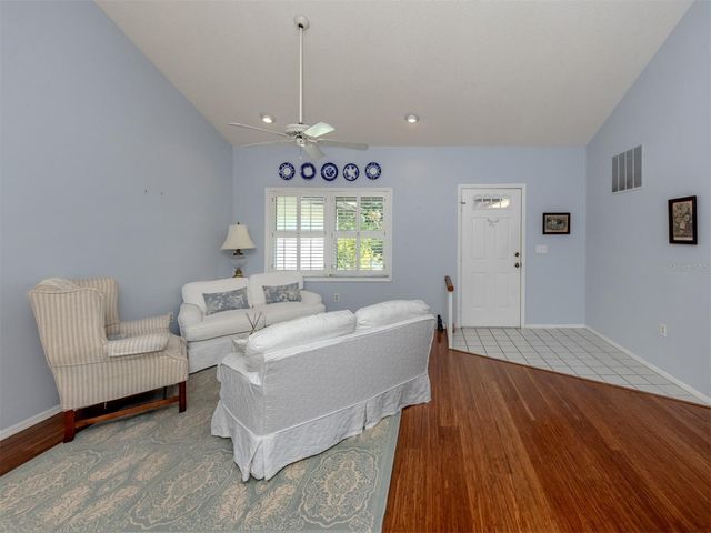 264 LAUREL HOLLOW DRIVE 31, Nokomis, FL 34275