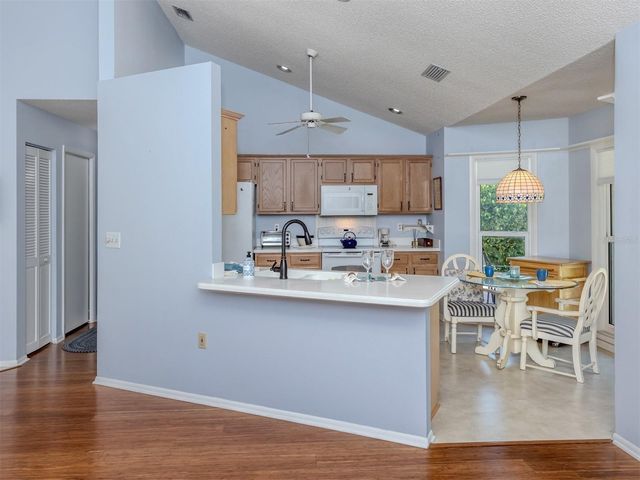 264 LAUREL HOLLOW DRIVE 31, Nokomis, FL 34275