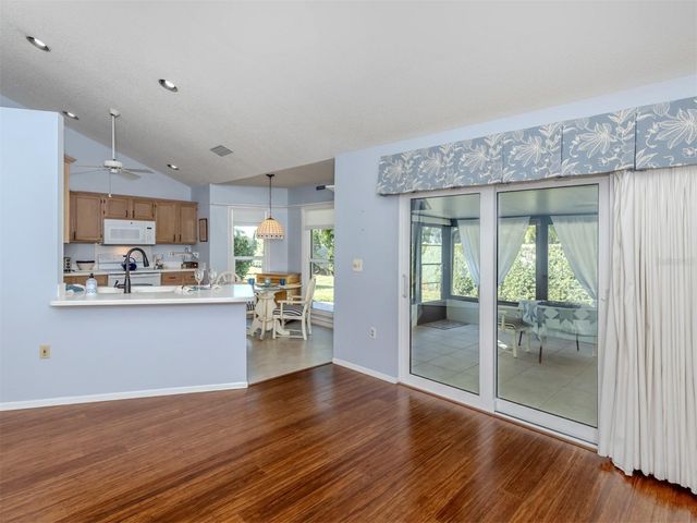 264 LAUREL HOLLOW DRIVE 31, Nokomis, FL 34275