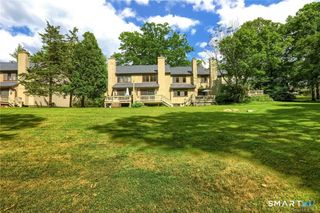 16 Fox Run 16, Woodbury, CT 06798