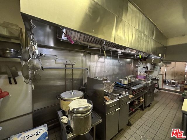 7455 Melrose Avenue, Los Angeles, CA 90046