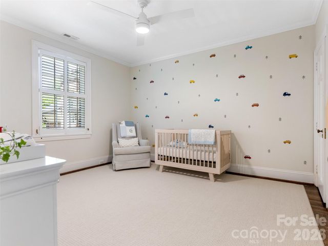 714 Edgehill Road N, Charlotte, NC 28207
