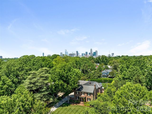 714 Edgehill Road N, Charlotte, NC 28207