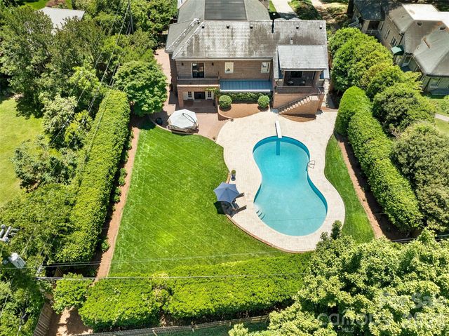 714 Edgehill Road N, Charlotte, NC 28207