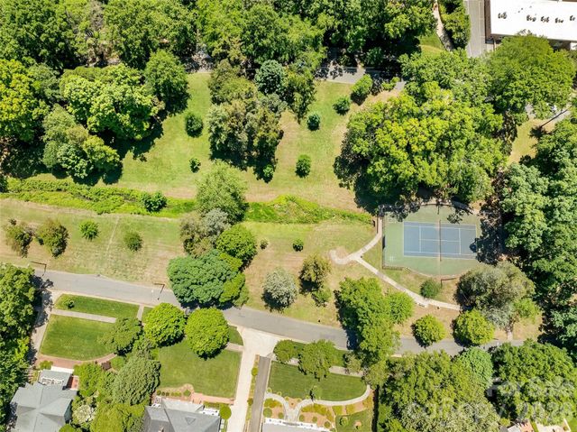 714 Edgehill Road N, Charlotte, NC 28207