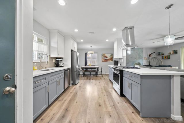 265 Los Reyes Dr., San Diego, CA 92114