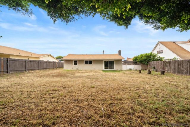 265 Los Reyes Dr., San Diego, CA 92114