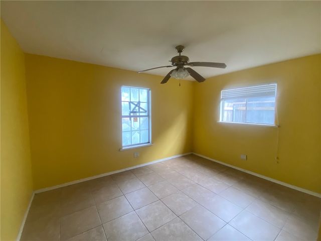 4925 Waterfall St, Corpus Christi, TX 78416