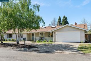 152 Tharp Dr, Moraga, CA 94556