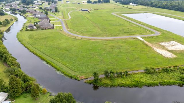 16 Buddy Gore Rd, Gonzales, LA 70737