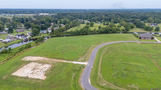 16 Buddy Gore Rd, Gonzales, LA 70737