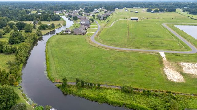 16 Buddy Gore Rd, Gonzales, LA 70737