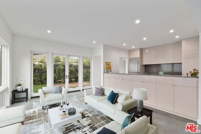 15322 De Pauw Street, Pacific Palisades, CA 90272