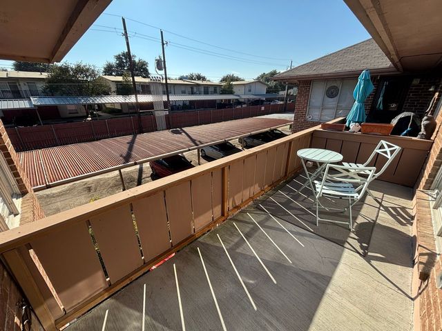 10530 Stone Canyon Road 208, Dallas, TX 75230