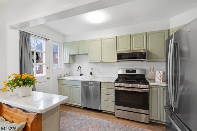 15 A Parkway Village, Cranford Twp., NJ 07016