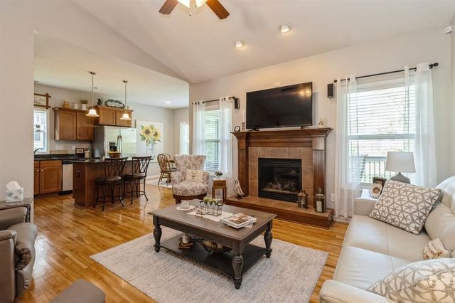 1921 Bristol Street, Norwalk, IA 50211