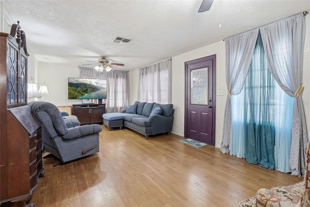 1433 DE LEON STREET, Clearwater, FL 33756