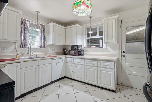 1433 DE LEON STREET, Clearwater, FL 33756
