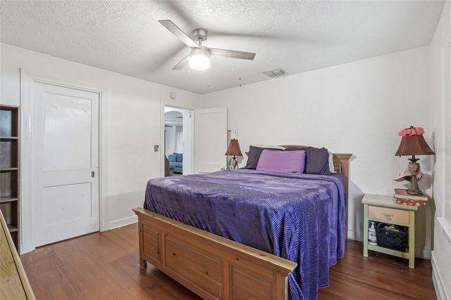 1433 DE LEON STREET, Clearwater, FL 33756