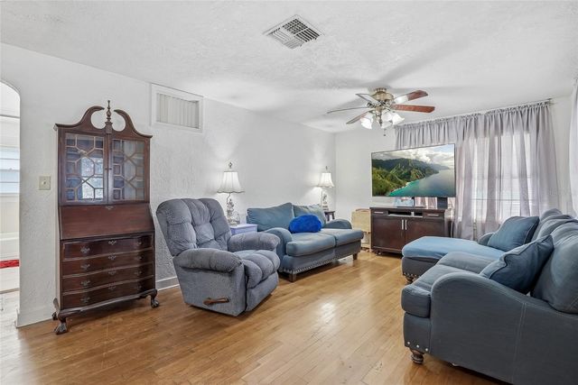 1433 DE LEON STREET, Clearwater, FL 33756