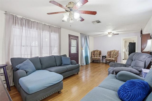 1433 DE LEON STREET, Clearwater, FL 33756