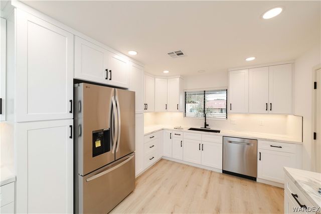 390 Greenway Drive, Kingman, AZ 86401