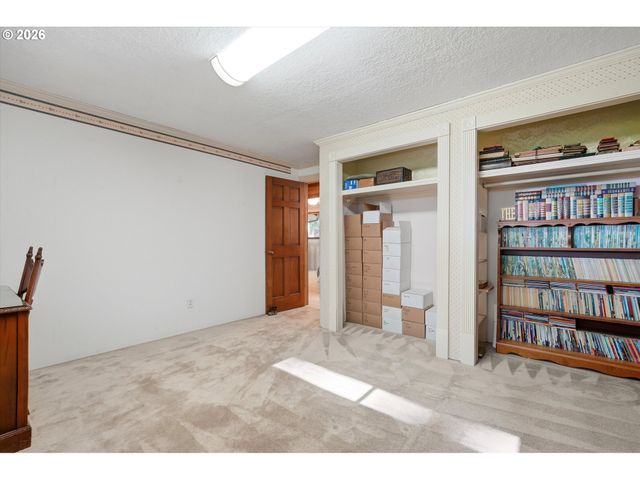 22685 Sw MOUNTAIN CREEK Rd, Sherwood, OR 97140