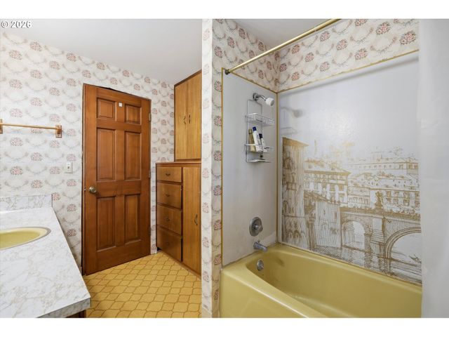 22685 Sw MOUNTAIN CREEK Rd, Sherwood, OR 97140