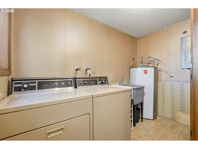 22685 Sw MOUNTAIN CREEK Rd, Sherwood, OR 97140