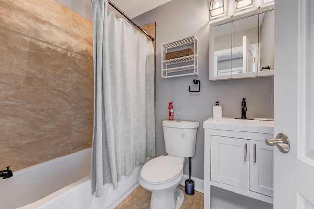 501 S 9th Avenue, Maywood, IL 60153