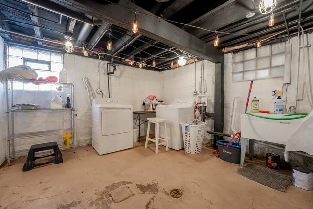 501 S 9th Avenue, Maywood, IL 60153