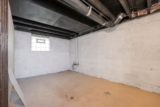 501 S 9th Avenue, Maywood, IL 60153