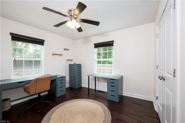 112 Lavergne LN, Virginia Beach, VA 23454