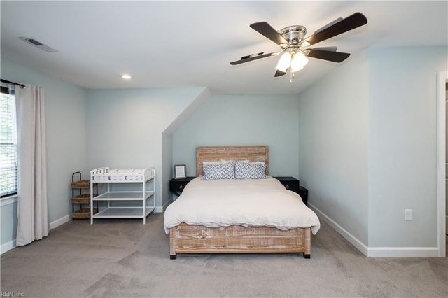 112 Lavergne LN, Virginia Beach, VA 23454