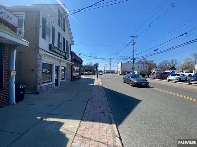 8 Prospect Avenue, Waldwick, NJ 07463