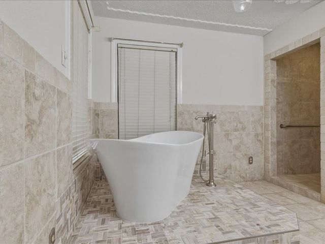3604 Conveyor Drive, Burleson, TX 76028