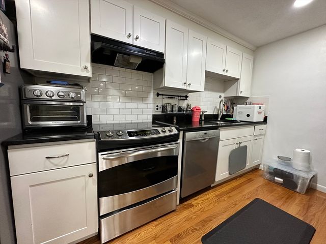 5 Hallmark Gardens 6, Burlington, MA 01803