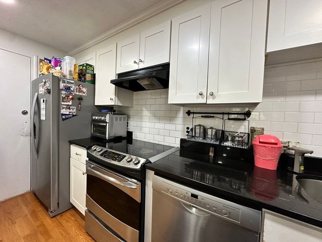 5 Hallmark Gardens 6, Burlington, MA 01803