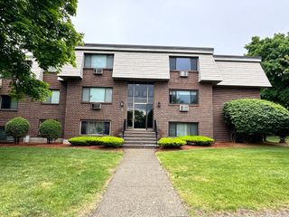 5 Hallmark Gardens 6, Burlington, MA 01803