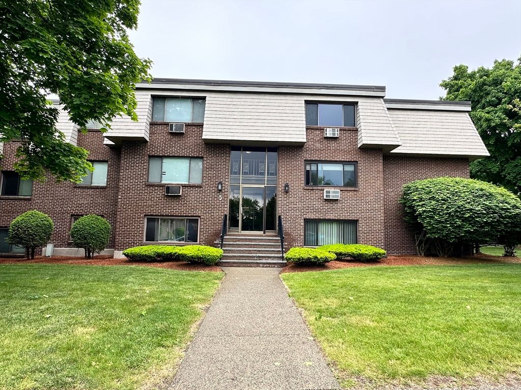 5 Hallmark Gardens 6, Burlington, MA 01803