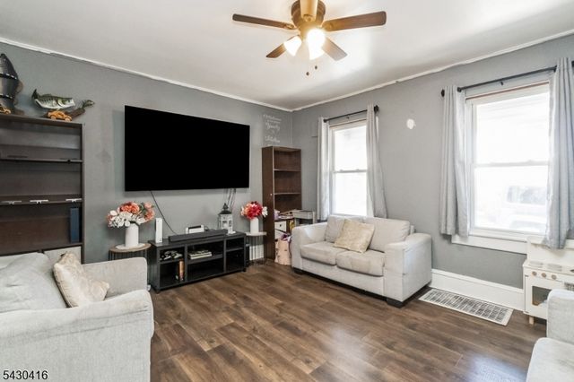 62 Lewis St, Phillipsburg Town, NJ 08865