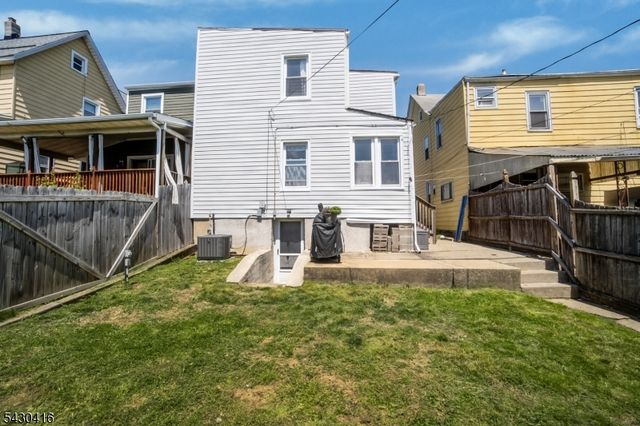 62 Lewis St, Phillipsburg Town, NJ 08865