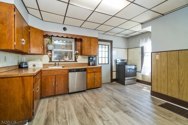 62 Lewis St, Phillipsburg Town, NJ 08865
