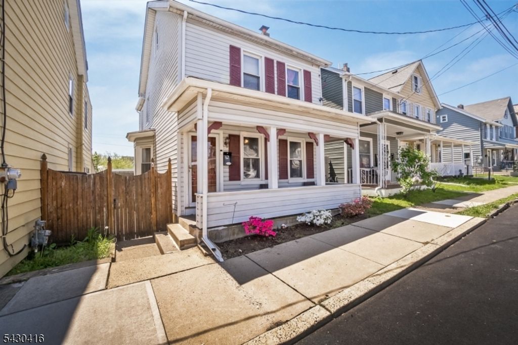 62 Lewis St, Phillipsburg Town, NJ 08865