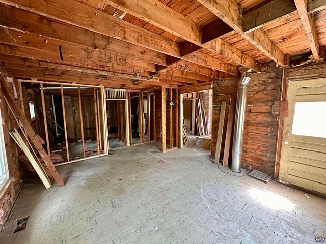 1637 SW Fillmore ST, Topeka, KS 66604