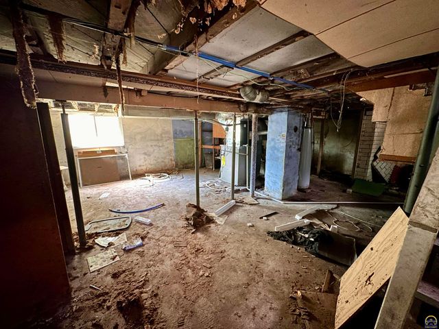 1637 SW Fillmore ST, Topeka, KS 66604