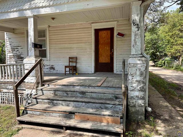 1637 SW Fillmore ST, Topeka, KS 66604