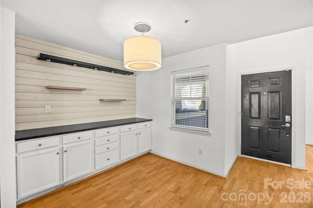 501 Olmsted Park Place E, Charlotte, NC 28203